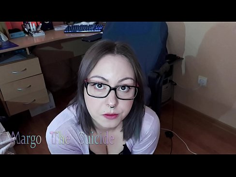❤️ Neska sexy betaurrekoekin dildoa zurrupatzen du kameraren aurrean Porno ederra %eu.91sesex101.topan
