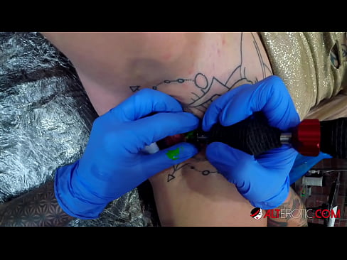 ❤️ Sully Savage-k izugarri tatuatu zuen klitorian tatuaje bat egin zuen Porno ederra %eu.91sesex101.topan