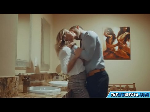 ❤️ Ilehoria busti batek komun publiko batean seduzitzen zaituenean Porno ederra %eu.91sesex101.topan